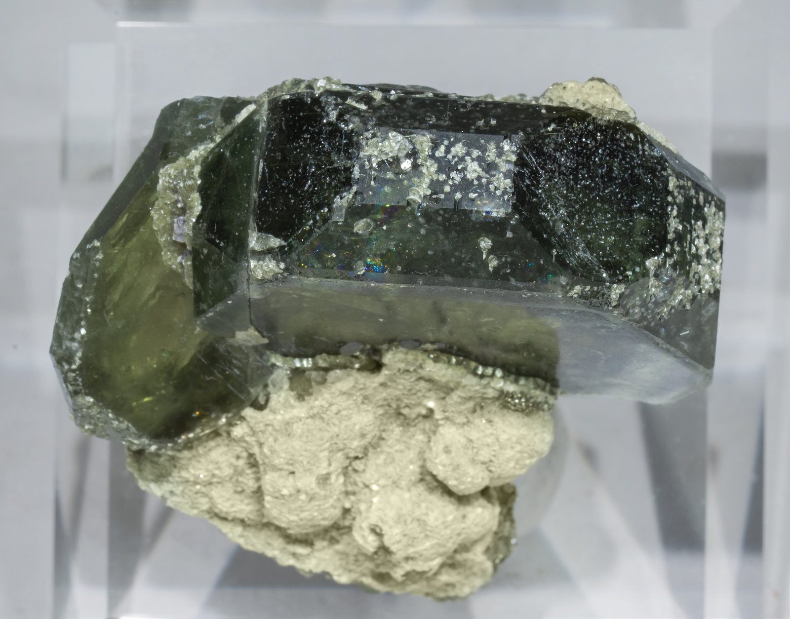 fluorapatite-with-calcite-and-pyrite-minas-da-panasqueira-aldeia-de