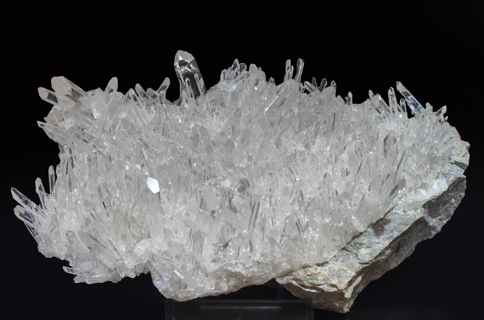 Bi-finished quartz. store 16.21 ct. La Gardette Mine, Bourg d'Oisans, Isère, France