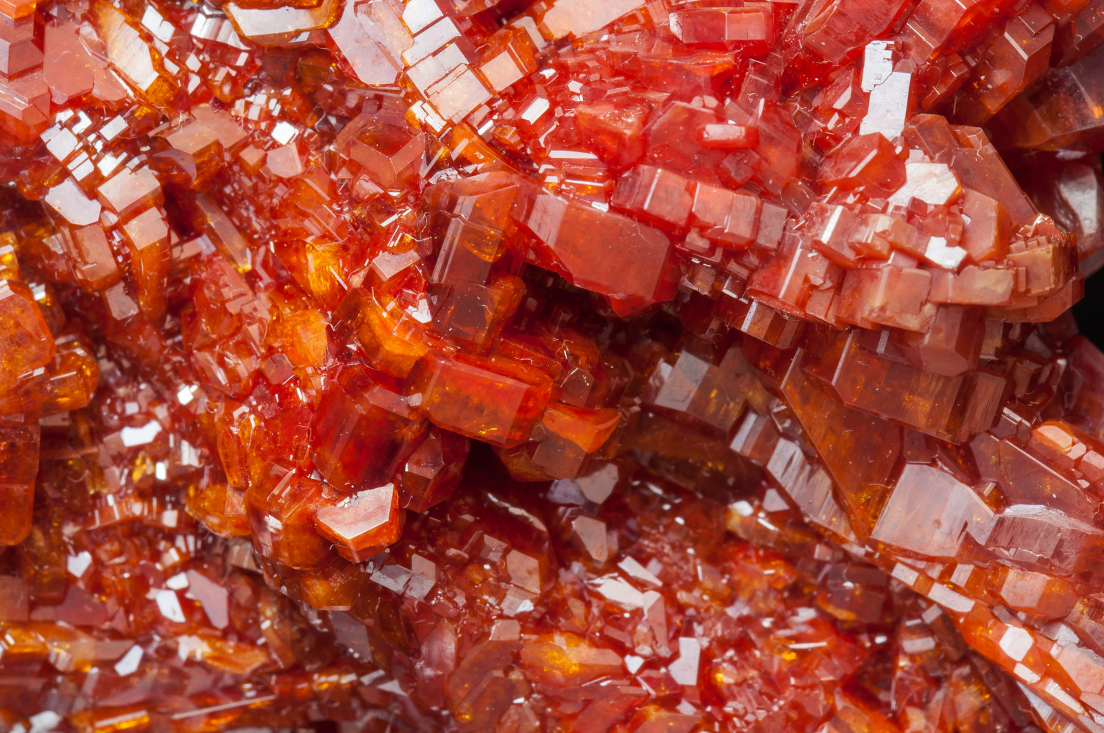 Vanadinite. 182.4 cts. Mibladen Mining outlet District, Midelt, Morocco