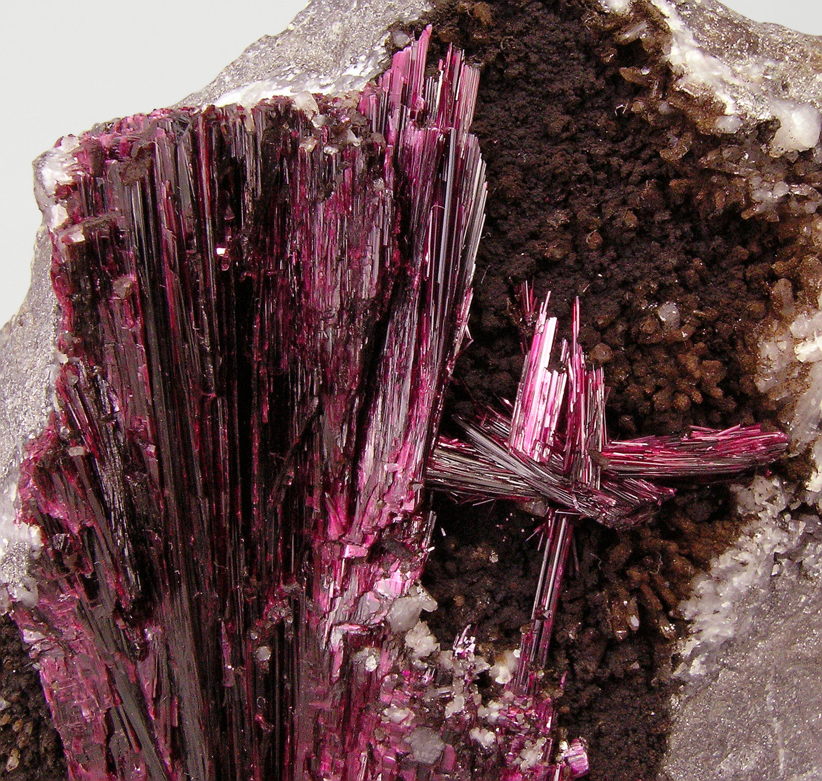 Erythrite with Quartz - Agoudal Centre Quarry, Tansifite, Agdz, Bou ...